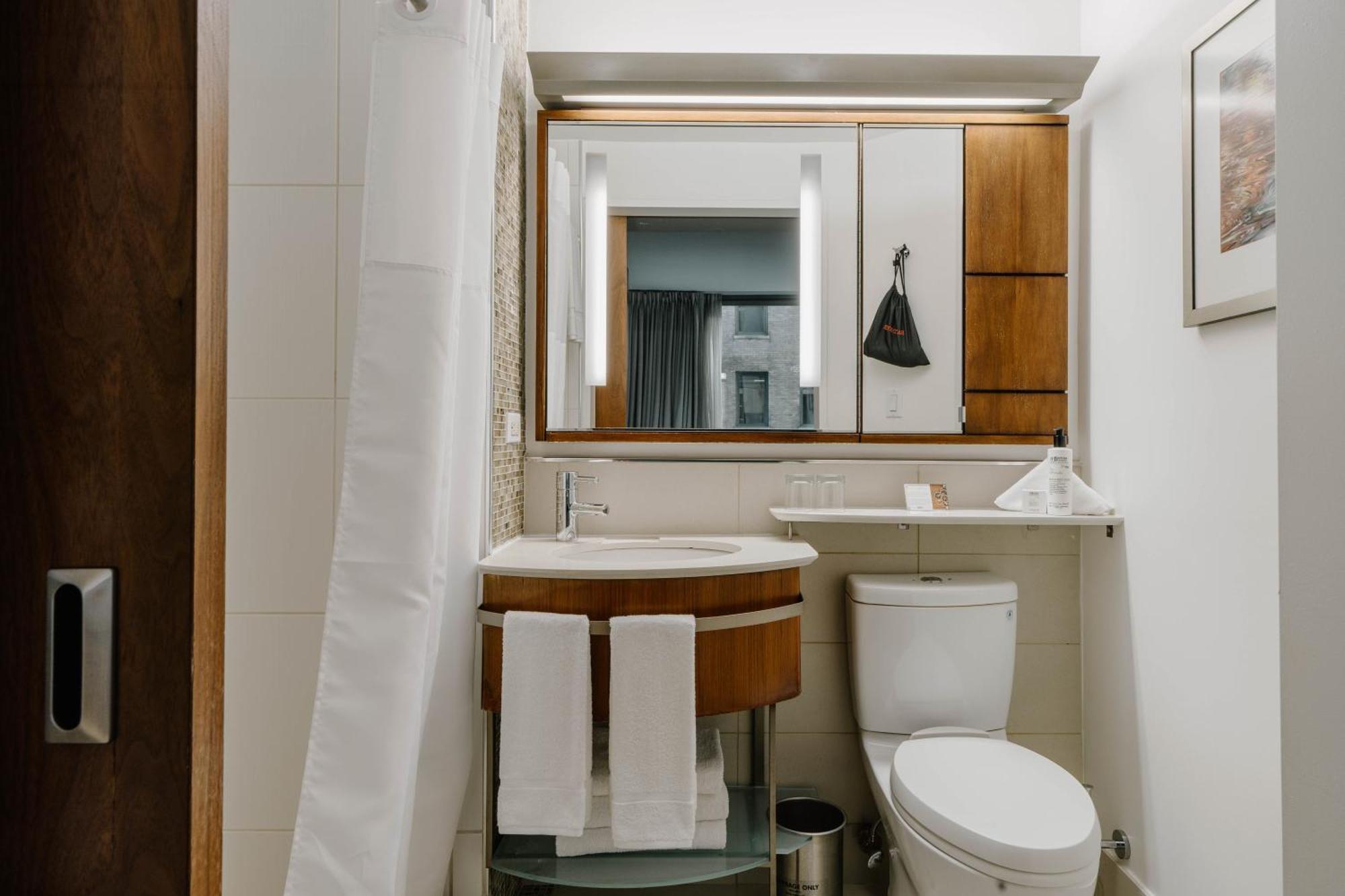 One-Bedroom Suite,1633691572:JPEG